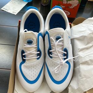 NEW IN BOX. NIKE JOYRIDE RUN